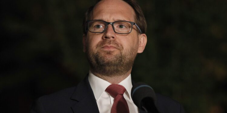 usr-acuza-ccr-de-fraudarea-constitutiei-fritz:-putem-sta-linistiti:-a-motivat-ccr-psd-ca-sanctiunea-nu-mi-se-aplica-mie,-ci-mandatului-meu-–-hotnews.ro
