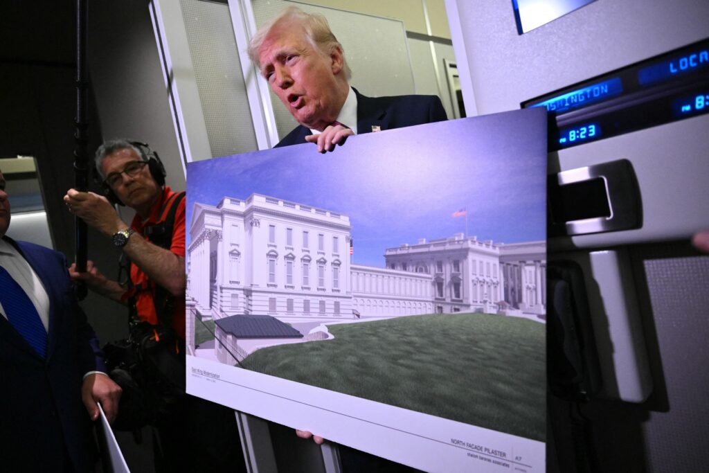 curtea-suprema-ii-permite-lui-trump-sa-continue,-deocamdata,-constructia-controversatei-sali-de-bal-de-la-casa-alba-–-hotnews.ro