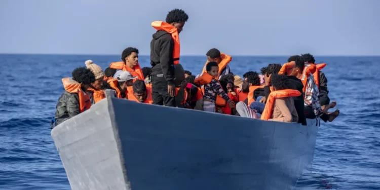 cel-putin-13-tunisieni-sunt-dati-disparuti-dupa-ce-o-barca-de-migranti-s-a-scufundat-in-largul-tunisiei