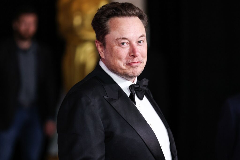 elon-musk-poate-da-fiecarui-om-de-pe-pamant-cate-70-de-dolari-si-tot-ramane-cel-mai-bogat-din-lume-–-hotnews.ro