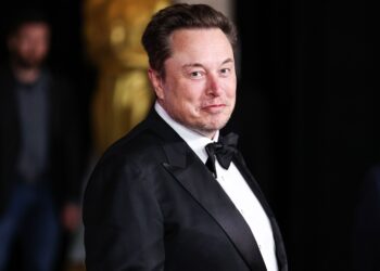 elon-musk-poate-da-fiecarui-om-de-pe-pamant-cate-70-de-dolari-si-tot-ramane-cel-mai-bogat-din-lume-–-hotnews.ro