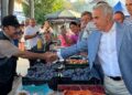 calin-georgescu,-vizita-surpriza-in-piata-din-pancota,-arad:-„cu-inima-smerita-si-cu-credinta-tare,-poporul-roman-va-fi-mai-mult-decat-biruitor”