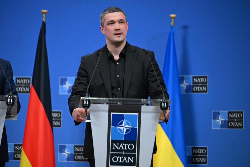 fostul-ministru-al-apararii-acuza-coruptie-extinsa-in-ucraina:-ne-impiedica-sa-castigam-razboiul
