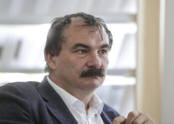 mircea-miclea,-despre-evaluarea-nationala:-ar-trebui-examen-la-romana,-matematica-si-stiinte,-limba-straina,-tehnologii-digitale,-competente-civice-si-sociale-–-hotnews.ro