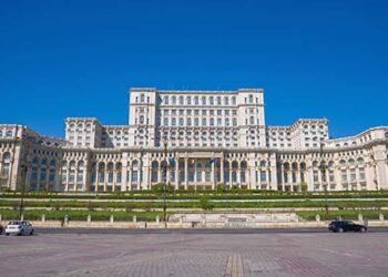parlamentul-se-reuneste-luni-in-sesiune-extraordinara-alesii-dau-votul-decisiv-pentru-legile-pnrr.-ce-propuneri-are-pe-masa-legislativul