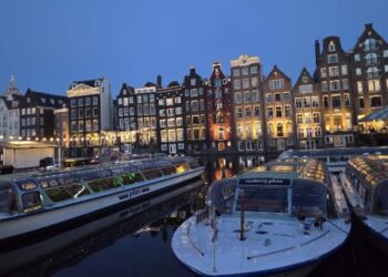 amsterdamul-vrea-sa-introduca-cea-mai-mare-taxa-turistica-din-lume,-care-va-ajunge-la-41%-pana-in-2031