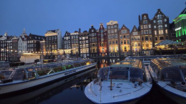 amsterdamul-vrea-sa-introduca-cea-mai-mare-taxa-turistica-din-lume,-care-va-ajunge-la-41%-pana-in-2031