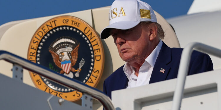 trump:-peste-1000-de-miscari-pe-piata-bursiera-intr-o-luna-ce-a-cumparat-si-ce-a-vandut-–-hotnews.ro