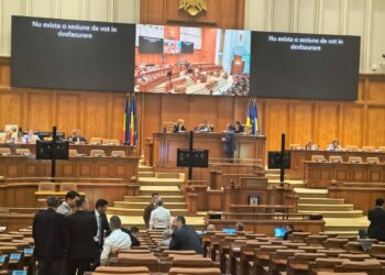 deputatii-sunt-in-plen,-in-sesiune-extraordinara,-pentru-votul-legii-ani-si-al-legii-care-amana-evaluarea-si-admiterea-la-liceu-in-2027
