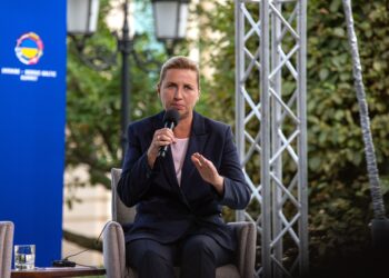 micul-punct-de-pe-nas-premierul-mette-frederiksen-riposteaza-taios-la-un-sfat-de-frumusete-primit-de-la-un-chirurg-–-hotnews.ro