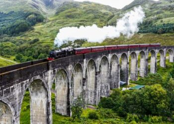 top-7-cele-mai-frumoase-calatorii-cu-trenul:-de-la-traseul-din-harry-potter-pana-la-cea-mai-inalta-cale-ferata-din-lume