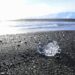 plaja-cu-nisip-negru-din-islanda,-plina-de-diamante-uriase,-pe-care-trebuie-sa-o-vezi-macar-o-data-in-viata