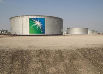 aramco-ocoleste-ormuz:-petrol-saudit-pentru-china,-cu-petroliere-avand-sistemele-de-localizare-oprite-–-hotnews.ro