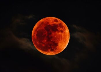 cerul-ofera-un-spectacol-rar-in-aceasta-saptamana.-ce-se-intampla-cu-luna-si-de-la-ce-ora-va-deveni-rosie