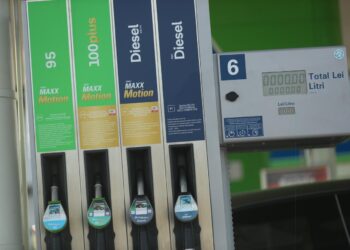 pret-carburanti-27-august:-cat-costa-benzina-si-motorina