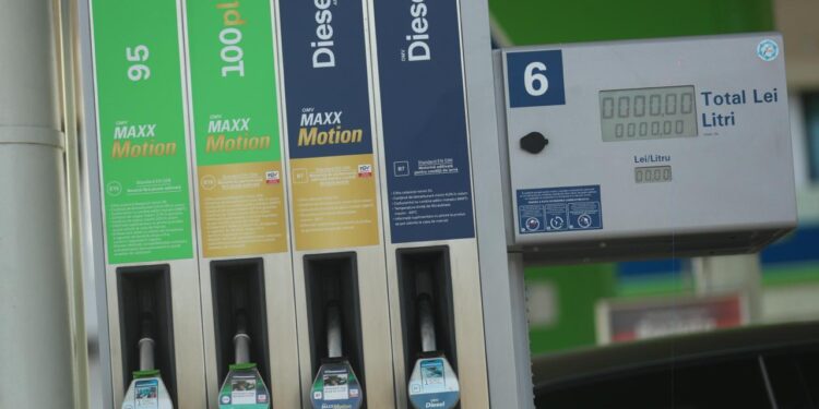 pret-carburanti-27-august:-cat-costa-benzina-si-motorina
