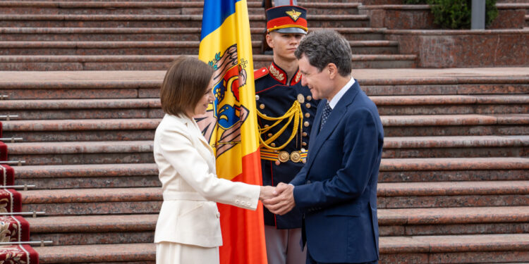 nicusor-dan,-primit-de-maia-sandu-la-chisinau.-presedintele-romaniei-participa-la-manifestarile-dedicate-independentei-republicii-moldova