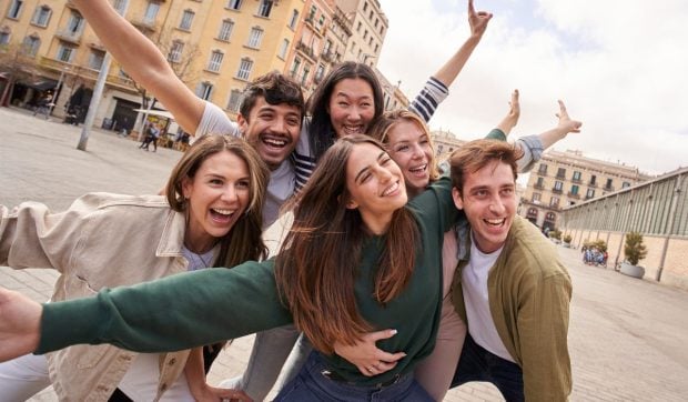 gen-z-si-milenialii-calatoresc-diferit.-unde-isi-petrec-vacantele-cele-doua-generatii-si-cum-isi-fac-alegerile