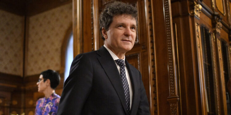 nicusor-dan-nu-garanteaza-adoptarea-legii-salarizarii-pana-la-finalul-anului:-pana-la-urma-a-fost-un-esec.-agentiile-de-rating-se-vor-uita-la-doua-lucruri