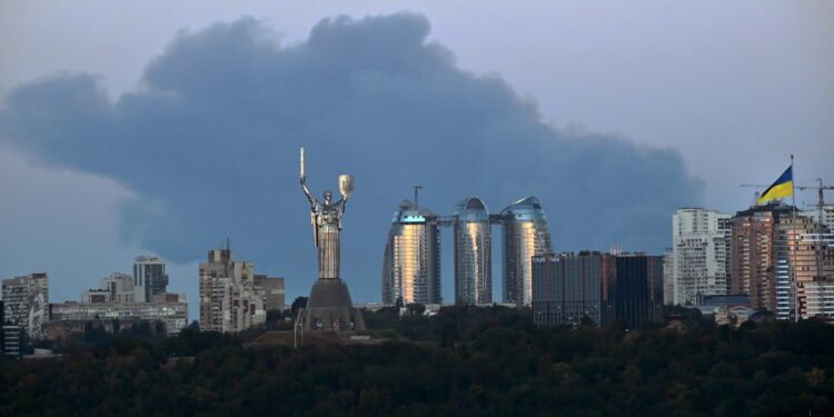 rusia-a-lansat-valuri-de-drone-asupra-kievului-in-plina-zi-–-hotnews.ro