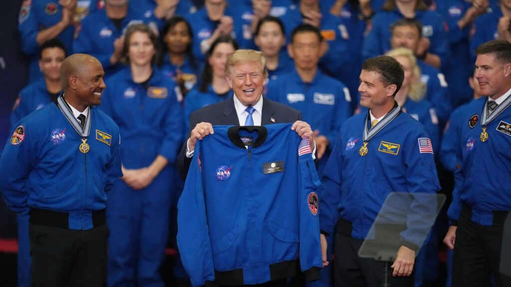 trump-va-crea-academia-spatiala-a-sua-care-vor-fi-obiectivele-institutiei-–-hotnews.ro