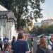 cateva-zeci-de-persoane-protesteaza-la-palatul-cotroceni:-te-am-votat-si-ne-ai-tradat-/-actorul-alex-bogdan,-printre-manifestanti