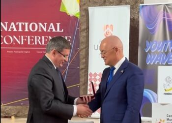 emil-boc,-decorat-cu-medalia-democratiei,-cea-mai-inalta-distinctie-a-parlamentului-republicii-moldova