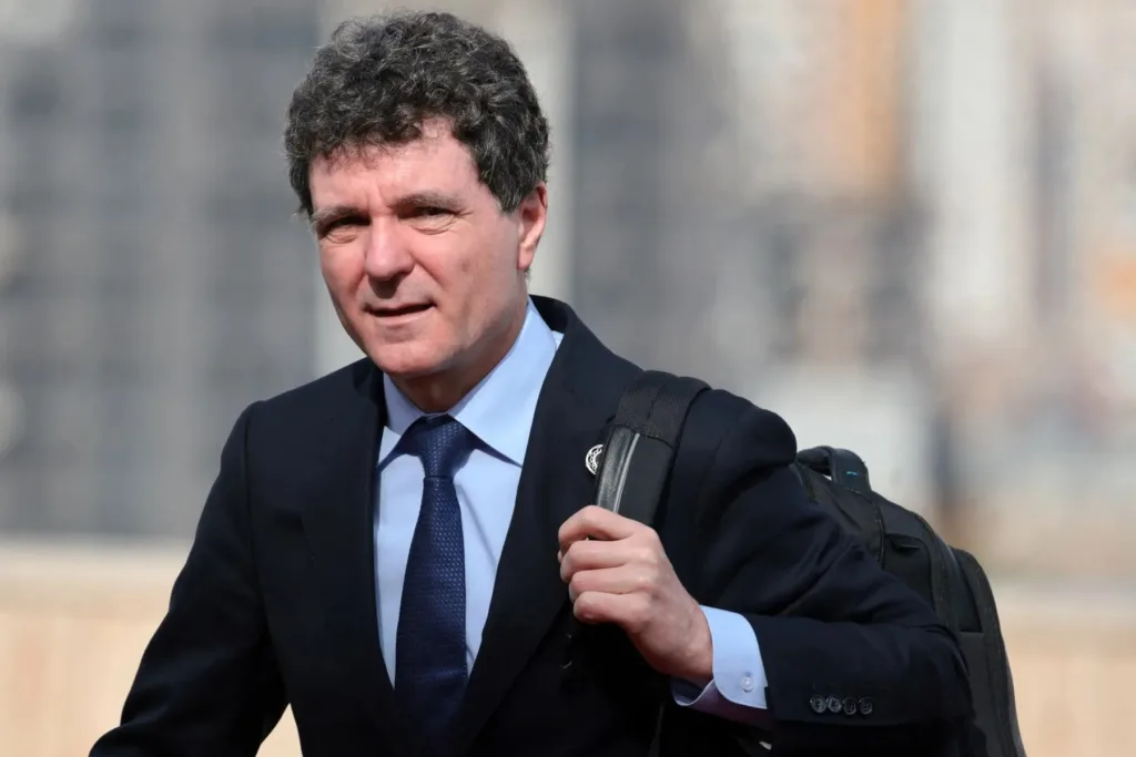 scrisoarea-jurnalistilor-din-alianta-a-patra-putere-catre-presedintele-dan-in-scandalul-pahontu-presa-nu-va-cere-sa-i-dati-crezare,-ci-sa-judecati-dovezile-–-hotnews.ro