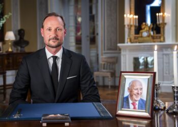in-primul-discurs-ca-rege-al-norvegiei,-haakon-al-viii-lea-i-a-adus-un-omagiu-emotionant-tatalui-sau-–-hotnews.ro
