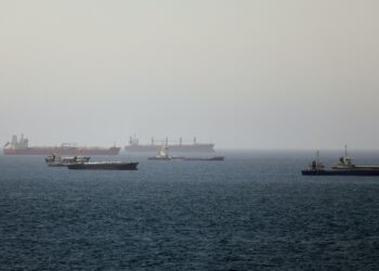 cate-nave-mai-sunt-blocate-in-golf-din-cauza-razboiului-sua-–-iran:-este-in-mod-special-ingrijorator-–-hotnews.ro