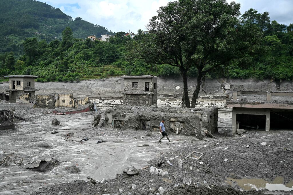 tragedia-din-himalaya:-bilantul-mortilor-a-urcat-la-750,-mii-de-oameni-sunt-dati-disparuti,-inculsiv-sute-de-straini-–-hotnews.ro