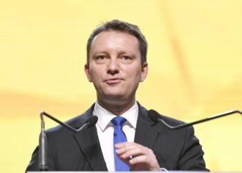 siegfried-muresan-afirma-ca-in-urmatoarele-luni-se-va-decide-cate-fonduri-europene-va-primi-romania-in-urmatorii-sapte-ani:-alegerea-este-simpla:-fondurile-europene-pentru-romania-sau-guvern-psd