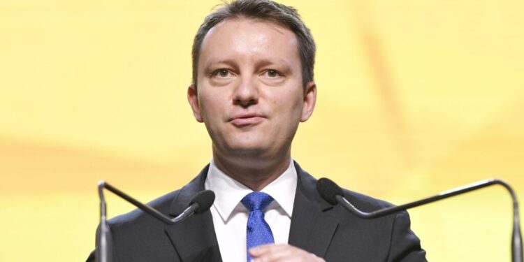 siegfried-muresan-afirma-ca-in-urmatoarele-luni-se-va-decide-cate-fonduri-europene-va-primi-romania-in-urmatorii-sapte-ani:-alegerea-este-simpla:-fondurile-europene-pentru-romania-sau-guvern-psd