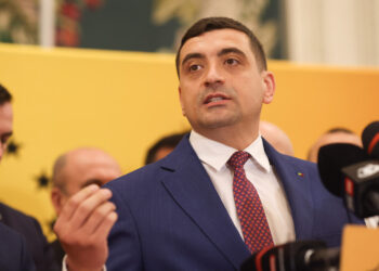 george-simion-sustine-ca-nicusor-dan-nu-va-desemna-un-premier-mai-devreme-de-trei-saptamani-–-hotnews.ro