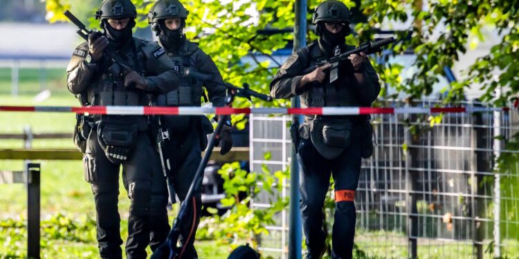 presupusul-atacator-armat-de-la-festivalul-de-muzica-rave-din-elvetia-a-fost-prins-de-politie-–-hotnews.ro