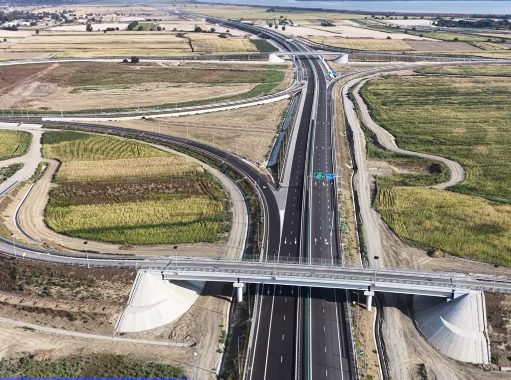 cati-kilometri-de-autostrada-are-romania-acum,-dupa-inagurarea-de-luni-de-pe-autostrada-moldovei-ce-alte-loturi-mai-au-sanse-de-deschidere-in-acest-an-–-hotnews.ro