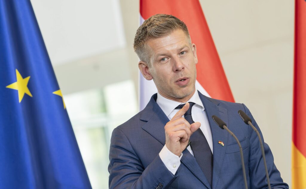 premierul-ungariei-spune-ca-ue-se-confrunta-cu-o-criza-de-leadership:-trebuie-sa-decida-daca-vrea-doar-sa-supravietuiasca-sau-sa-castige-–-hotnews.ro