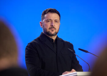 zelenski-ironizeaza-rusia-si-avertizeaza-companiile-aeriene:-spatiul-aerian-rusesc-se-va-inchide-efectiv-–-hotnews.ro