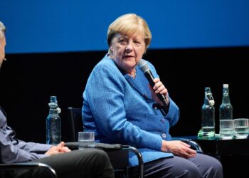 angela-merkel,-mesaj-la-bucuresti-pentru-romani-despre-ce-oameni-spune-ca-e-nevoie-in-noul-guvern:-aveti-cativa-–-hotnews.ro