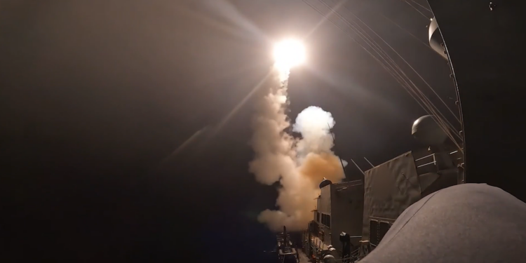 val-de-atacuri-americane-asupra-iranului,-care-a-raspuns-cu-o-operatiune-decisiva-trump,-mesaj-catre-poporul-iranian-–-hotnews.ro