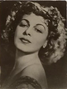 elvira-godeanu-o-prezenta-memorabila-a-scenei-romanesti-–-gazeta-de-sud
