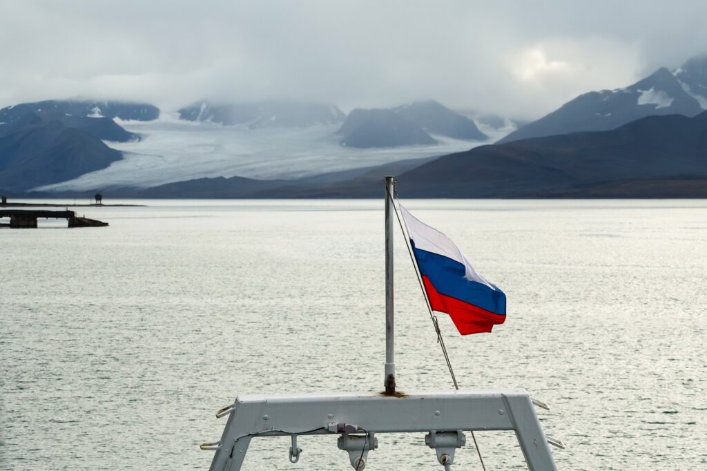 norvegia-sechestreaza-o-nava-ruseasca-la-cererea-ucrainei-unde-era-ancorat-vasul-de-croaziera-si-cercetare-professor-molchanov-–-hotnews.ro