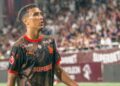du-te-taras!-fotbalistul-lui-dinamo-dezvaluie-mesajul-haios-primit-inainte-de-transfer:-nu-lua-avionul