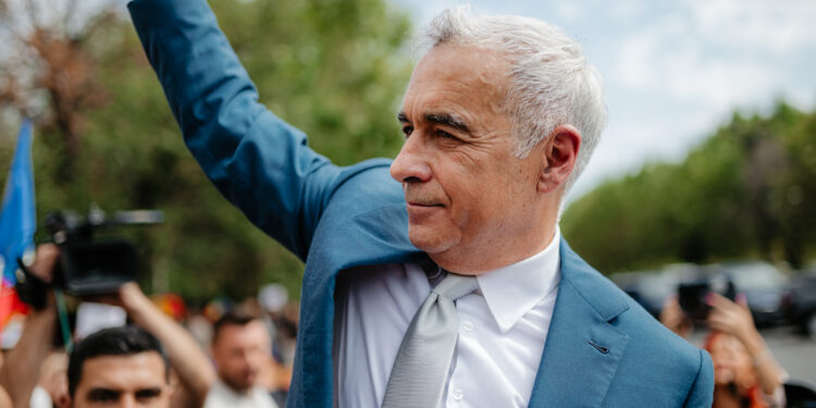 o-fabrica-din-vaslui-nu-vrea-sa-il-primeasca-pe-calin-georgescu:-colectivul-nu-intelege-de-ce-suntem-noi-prinsi-in-acest-program-–-hotnews.ro