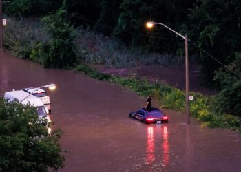 furtuna-secolului-inundatii-majore-au-paralizat-orasul-toronto-–-hotnews.ro