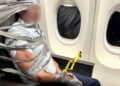 un-pasager-agresiv-a-fost-lipit-cu-banda-adeziva-de-scaunul-avionului:-nu-toleram-acte-de-violenta-la-bord