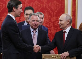 cum-a-descris-putin-situatia-din-ucraina,-la-intalnirea-cu-trimisii-lui-trump-presedintele-rusiei-l-a-laudat-pe-omologul-american-–-hotnews.ro