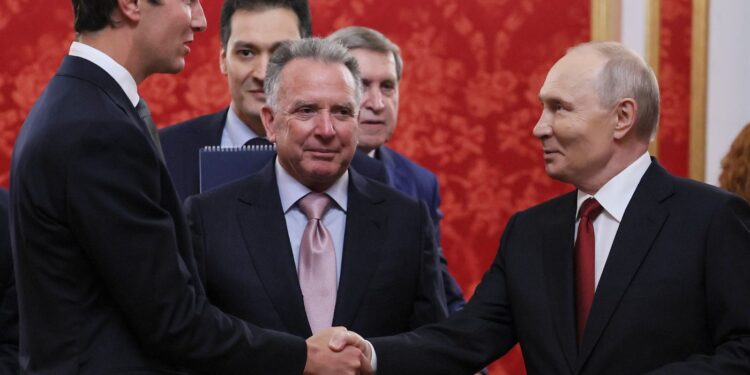 cum-a-descris-putin-situatia-din-ucraina,-la-intalnirea-cu-trimisii-lui-trump-presedintele-rusiei-l-a-laudat-pe-omologul-american-–-hotnews.ro