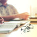 cand-estimeaza-ministrul-educatiei-ca-vor-ajunge-manualele-la-elevii-de-clasa-a-ix-a-intai-digital,-apoi-fizic-–-hotnews.ro