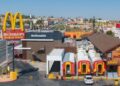 unul-dintre-cele-mai-neobisnuite-restaurante-mcdonald’s-din-lume-a-fost-construit-in-patru-vagoane-de-tren